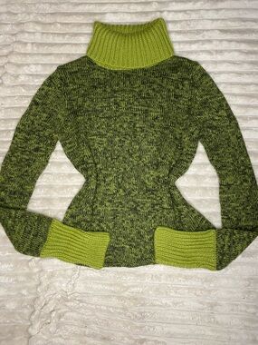 Vintage Revue Green Knit Wool TurtleNeck